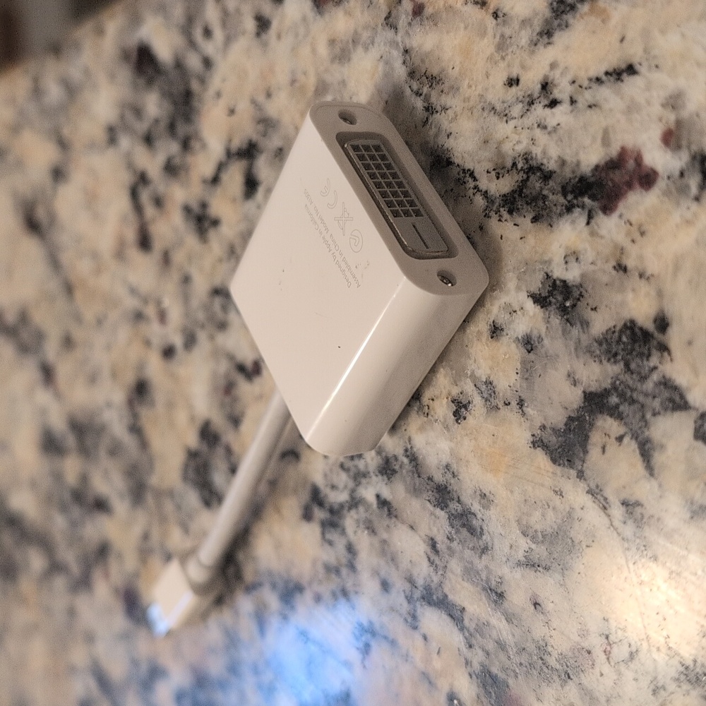 Apple Mini DisplayPort to DVI Adapter - Picture 1 of 6